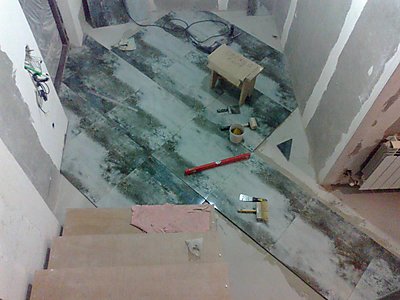 Продолжаем укладку плитки в Киеве, ряд за рядом